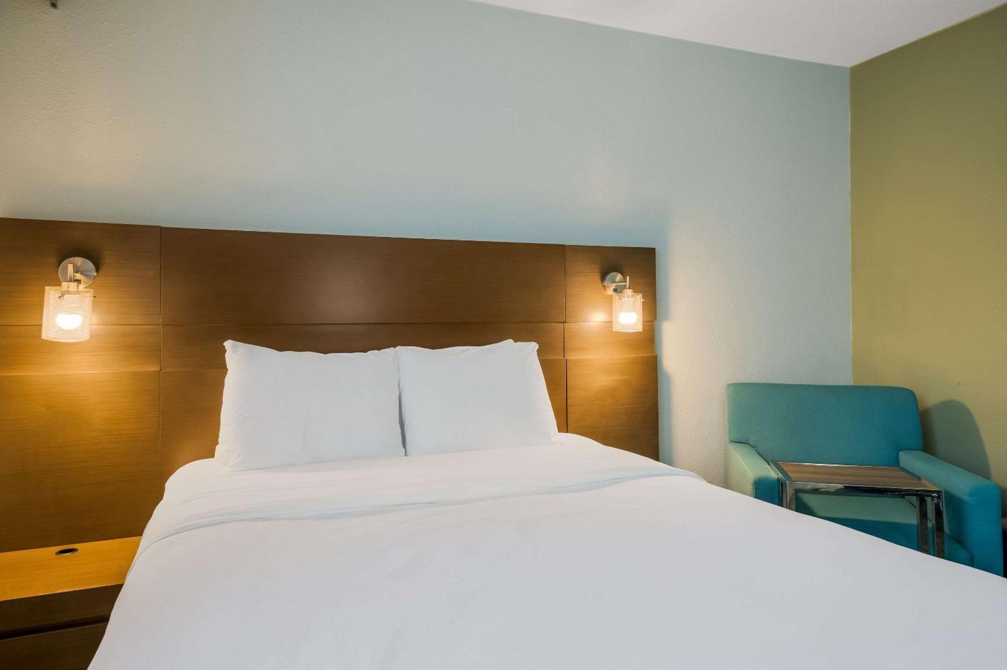 Radisson Hotel Grand Rapids Riverfront Exterior foto